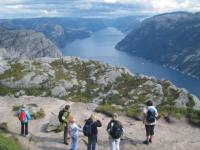 Schnheit und Faszination der norwegischen Natur demonstriert der Lysefjord.